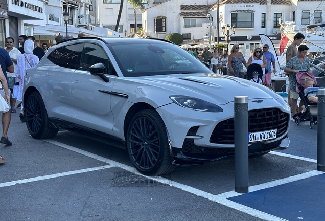 Aston Martin DBX707