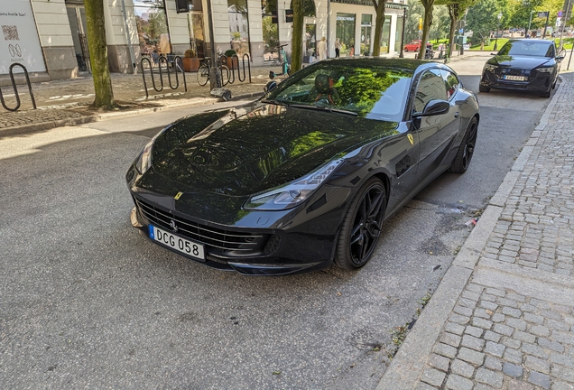 Ferrari GTC4Lusso T