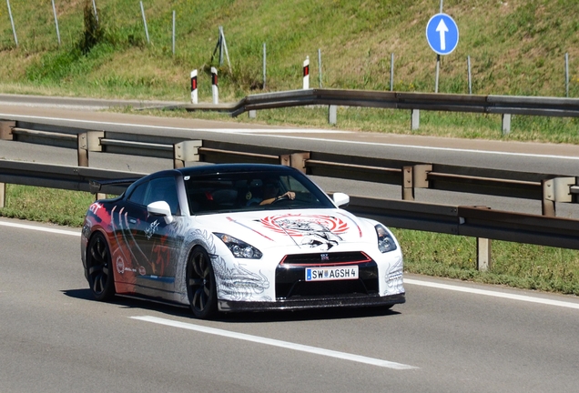 Nissan GT-R 2011