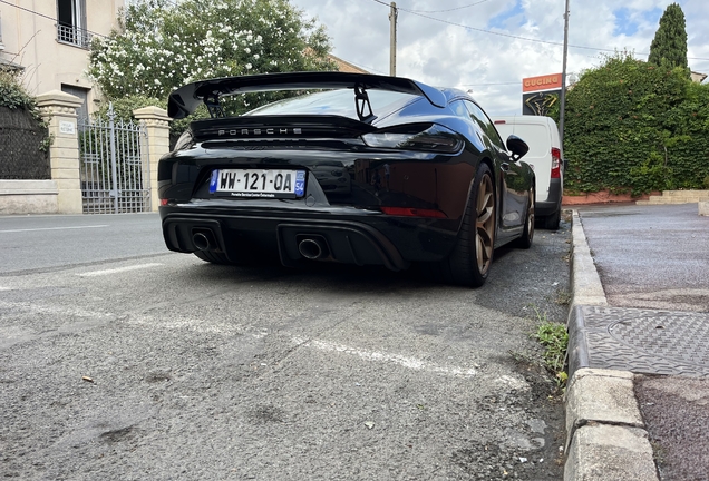 Porsche 718 Cayman GT4