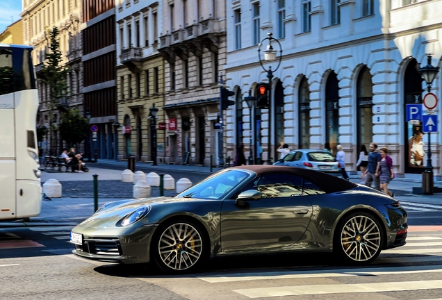 Porsche 992 Carrera 4S Cabriolet