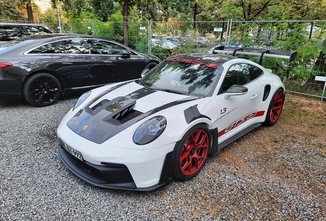 Porsche 992 GT3 RS Weissach Package