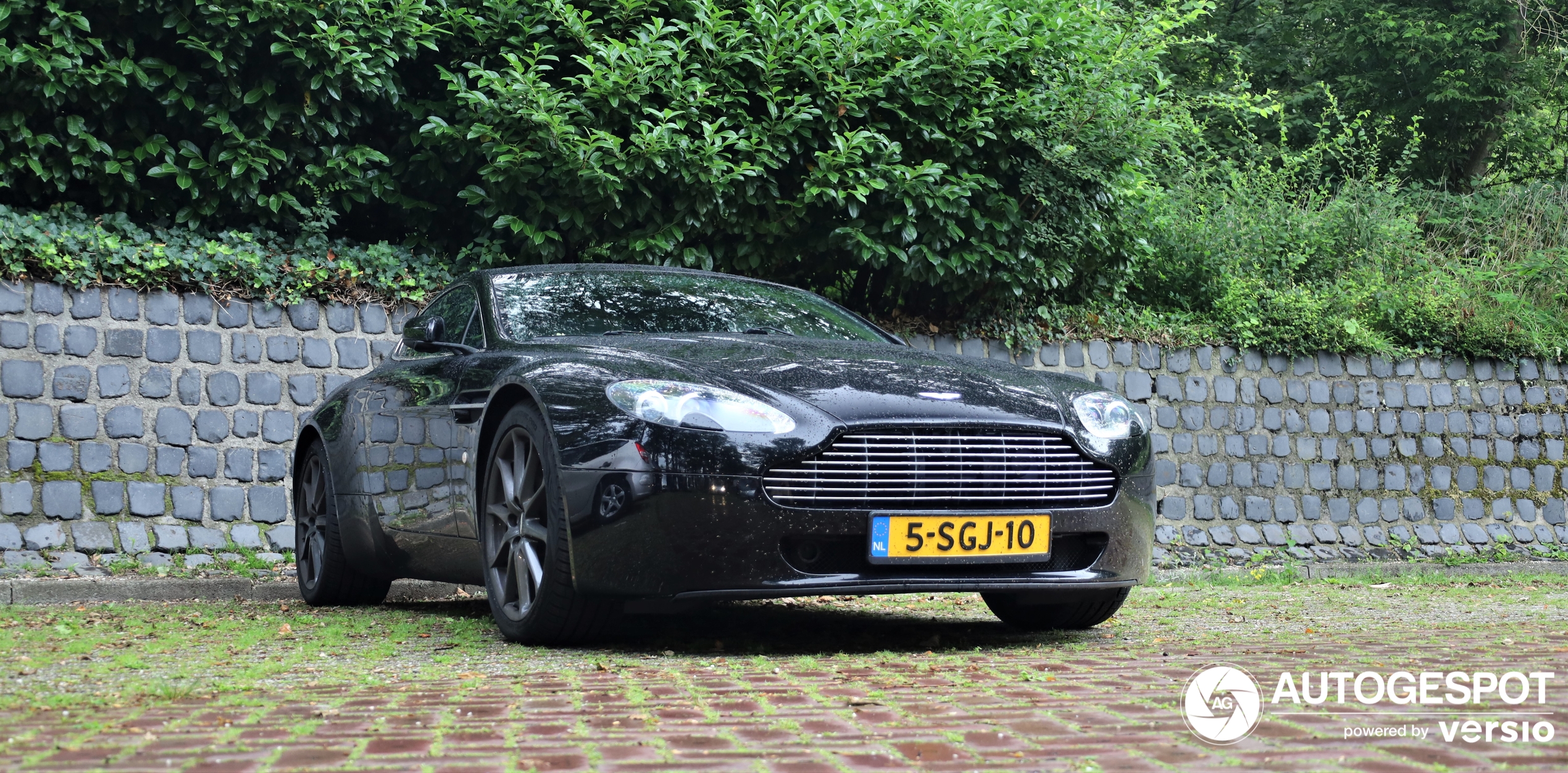 Aston Martin V8 Vantage