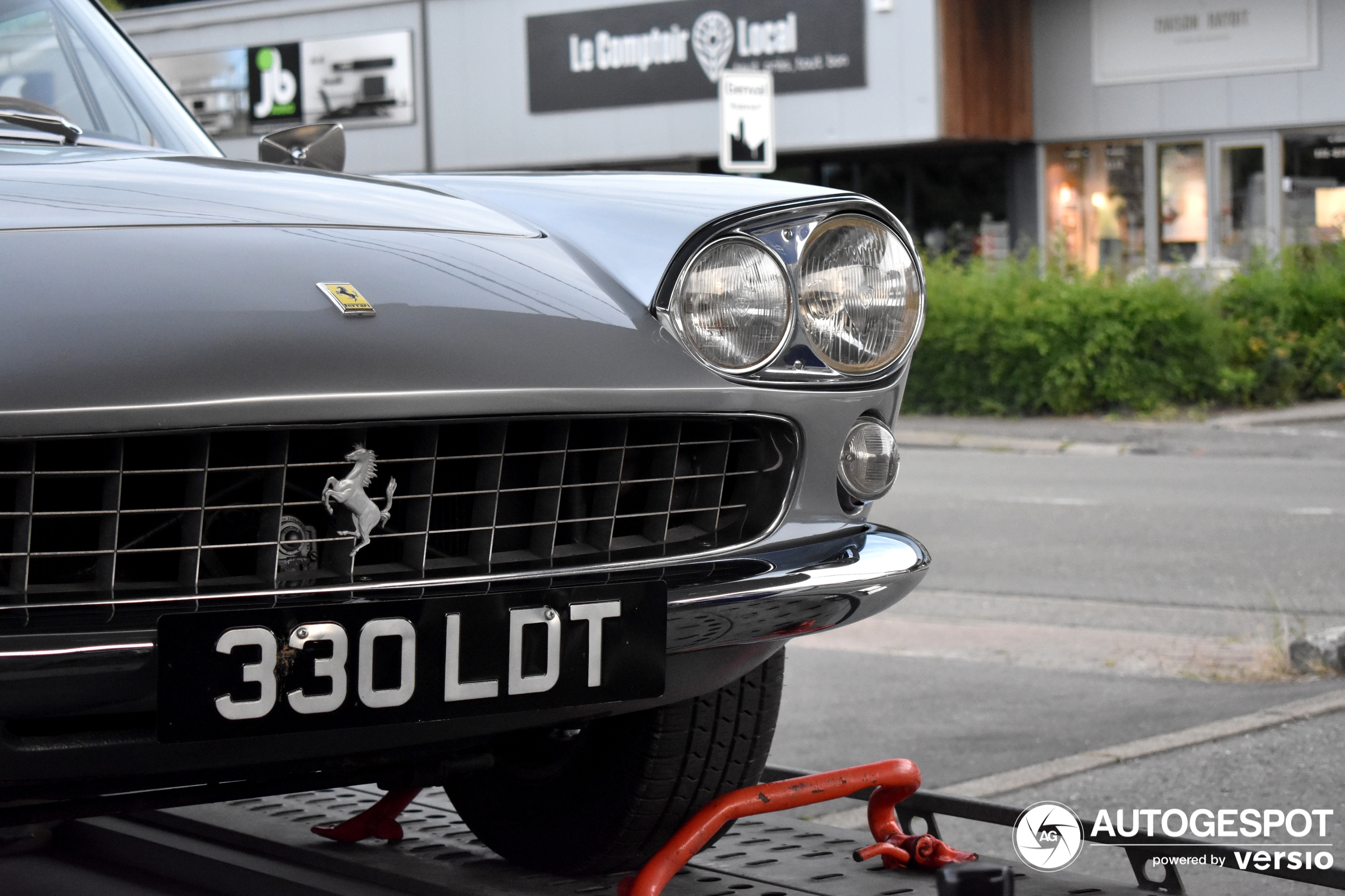 Ferrari 330 GT 2+2 Series I