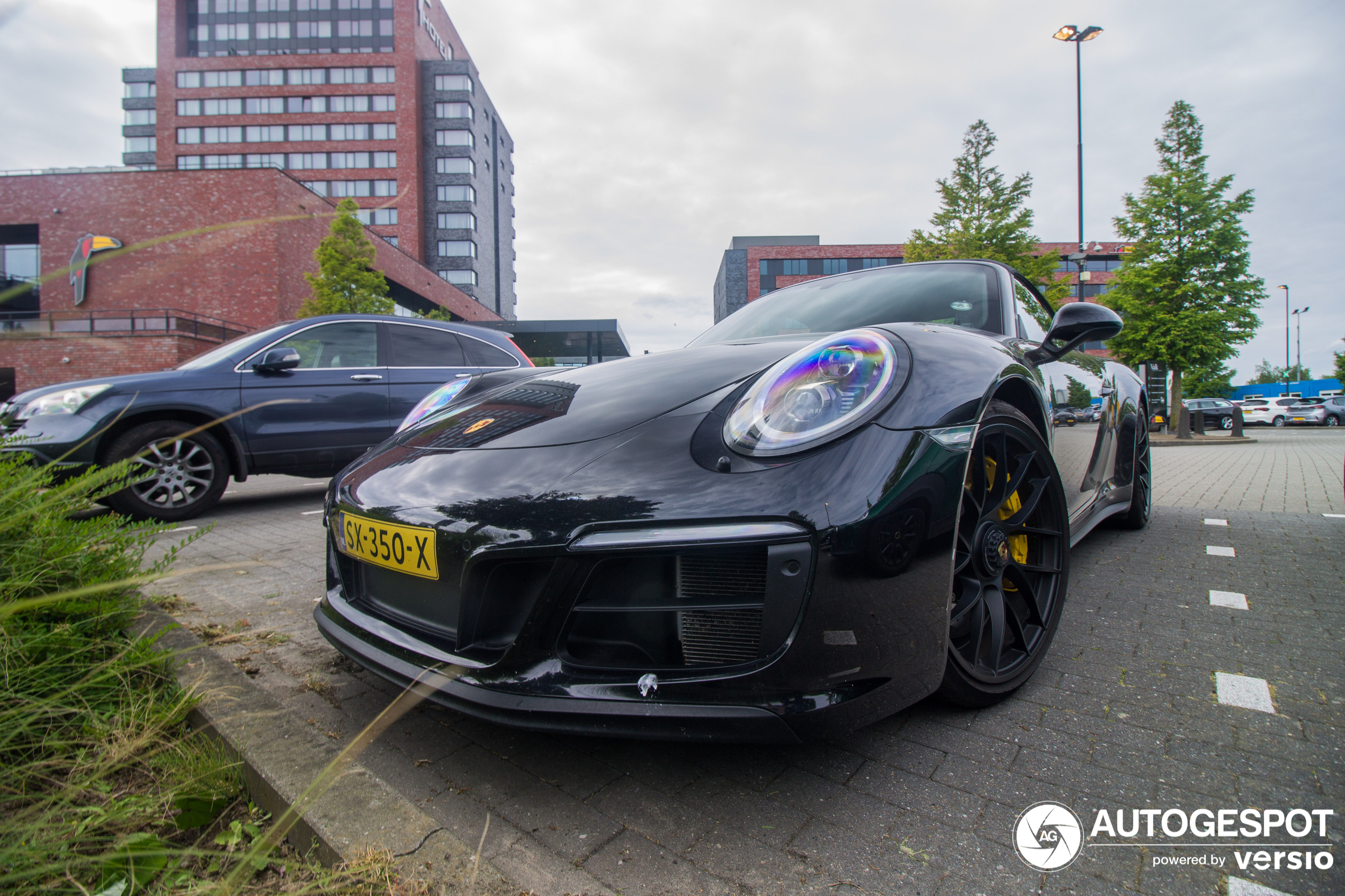 Porsche 991 Carrera 4 GTS Cabriolet MkII