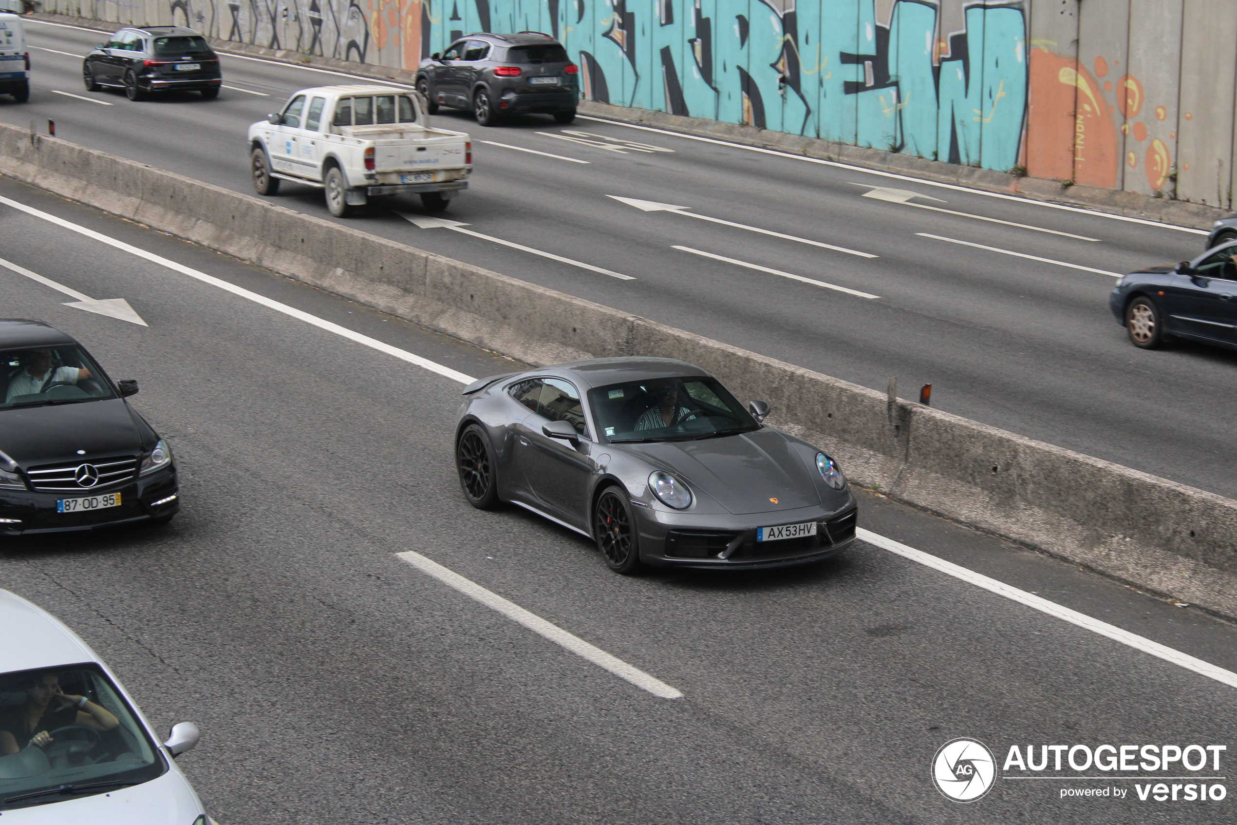 Porsche 992 Carrera 4 GTS