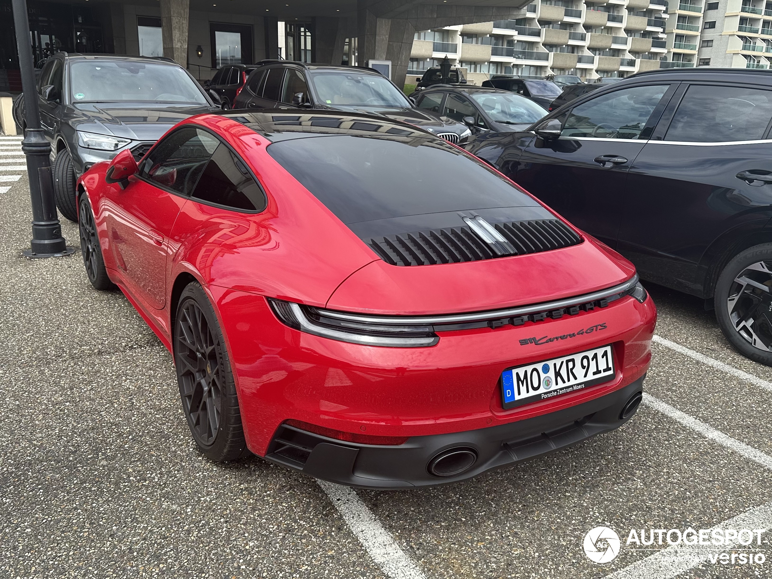 Porsche 992 Carrera 4 GTS