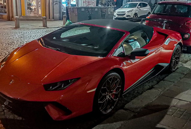 Lamborghini Huracán LP640-4 Performante Spyder