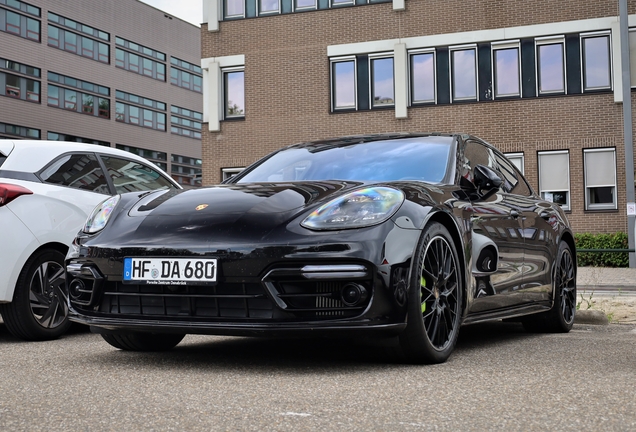 Porsche 971 Panamera Turbo S E-Hybrid