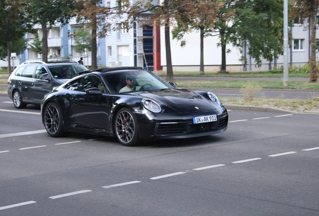 Porsche 992 Carrera 4S