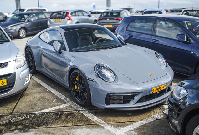 Porsche 992 Carrera GTS