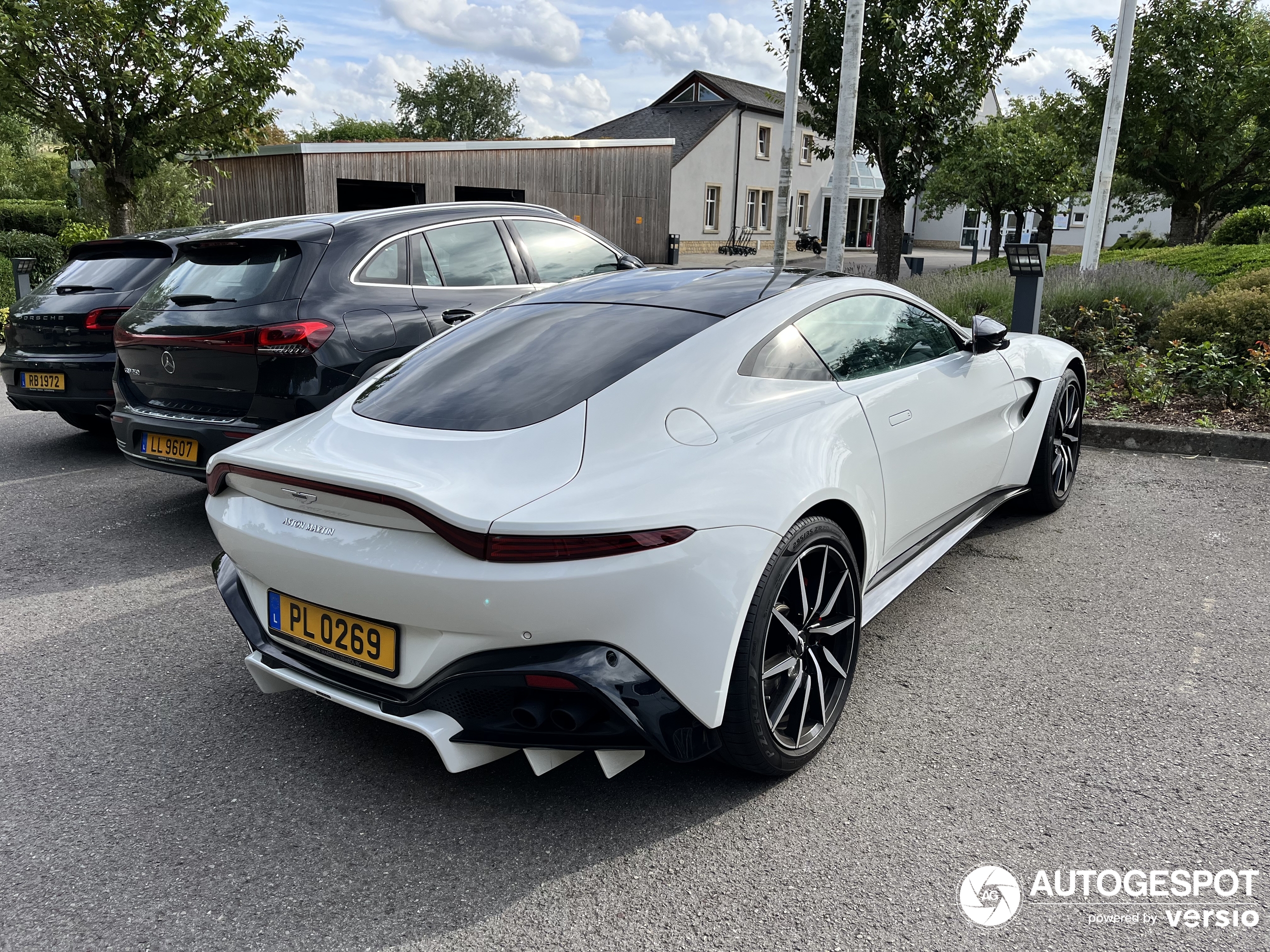 Aston Martin V8 Vantage 2018