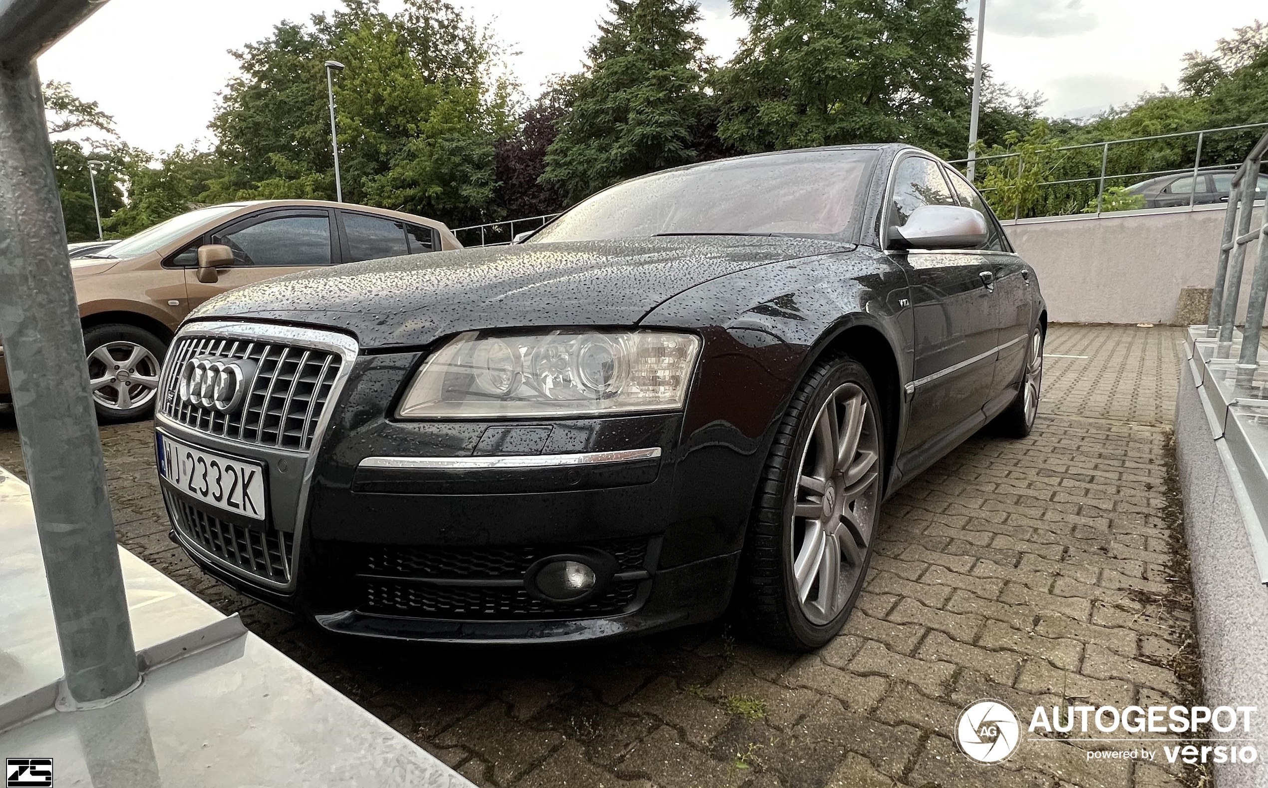 Audi S8 D3