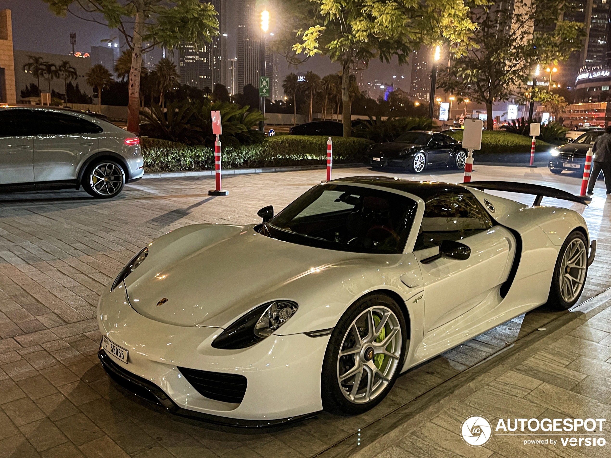 Porsche 918 Spyder Weissach Package