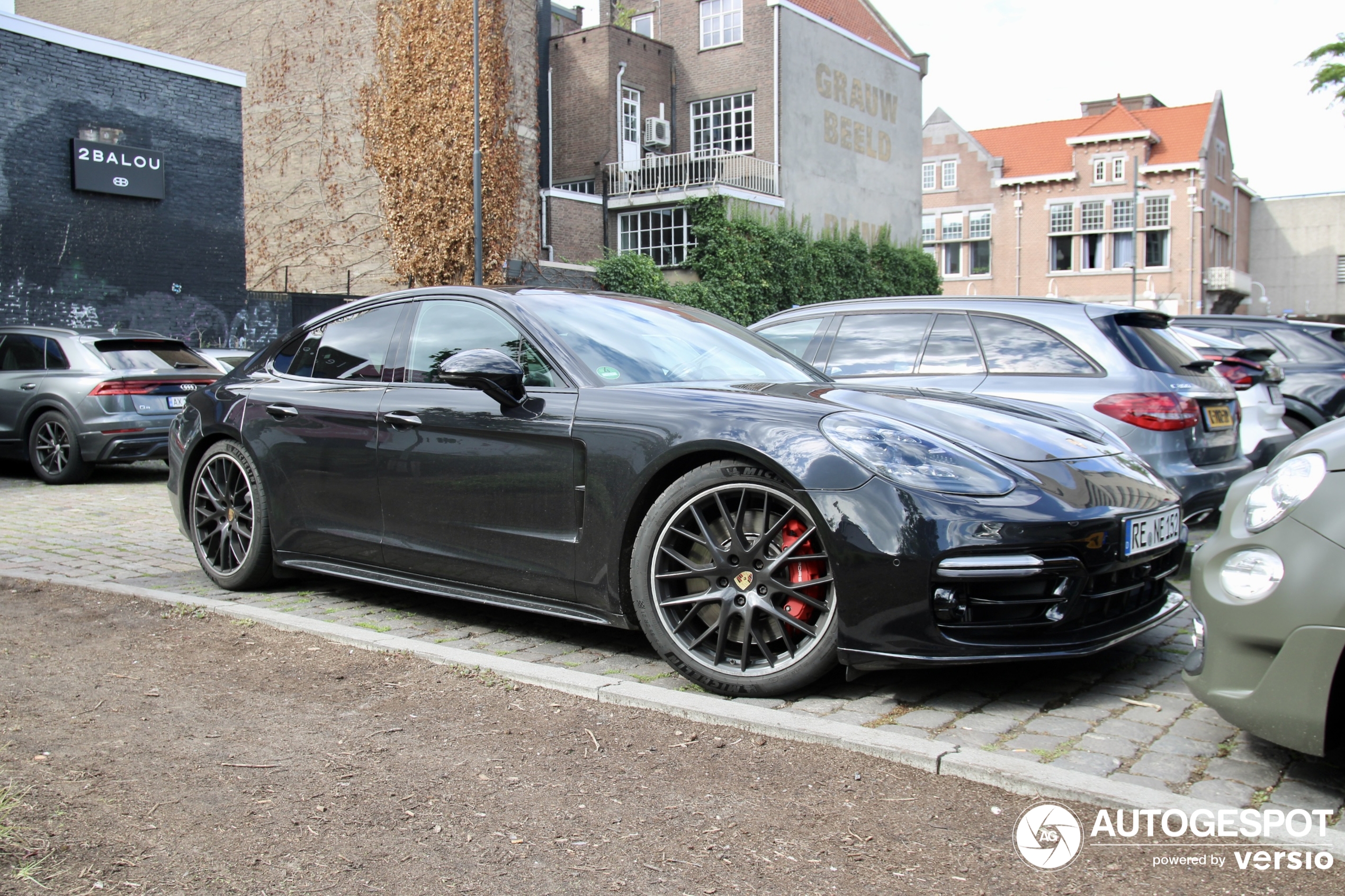 Porsche 971 Panamera Turbo