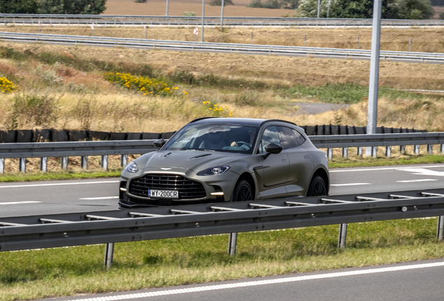 Aston Martin DBX707