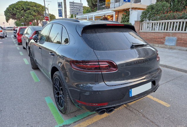 Porsche 95B Macan GTS