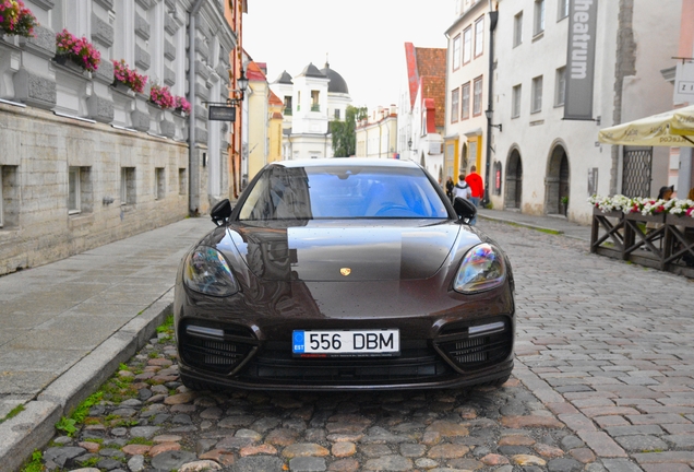 Porsche 971 Panamera Turbo