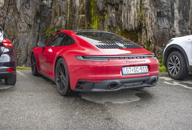 Porsche 992 Carrera 4 GTS