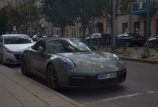 Porsche 992 Carrera 4S Cabriolet