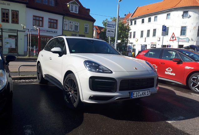 Porsche 9YA Cayenne GTS