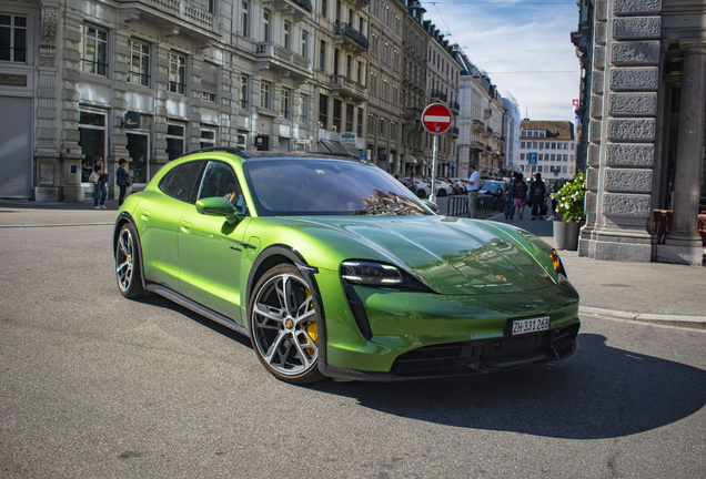 Porsche Taycan Turbo S Cross Turismo