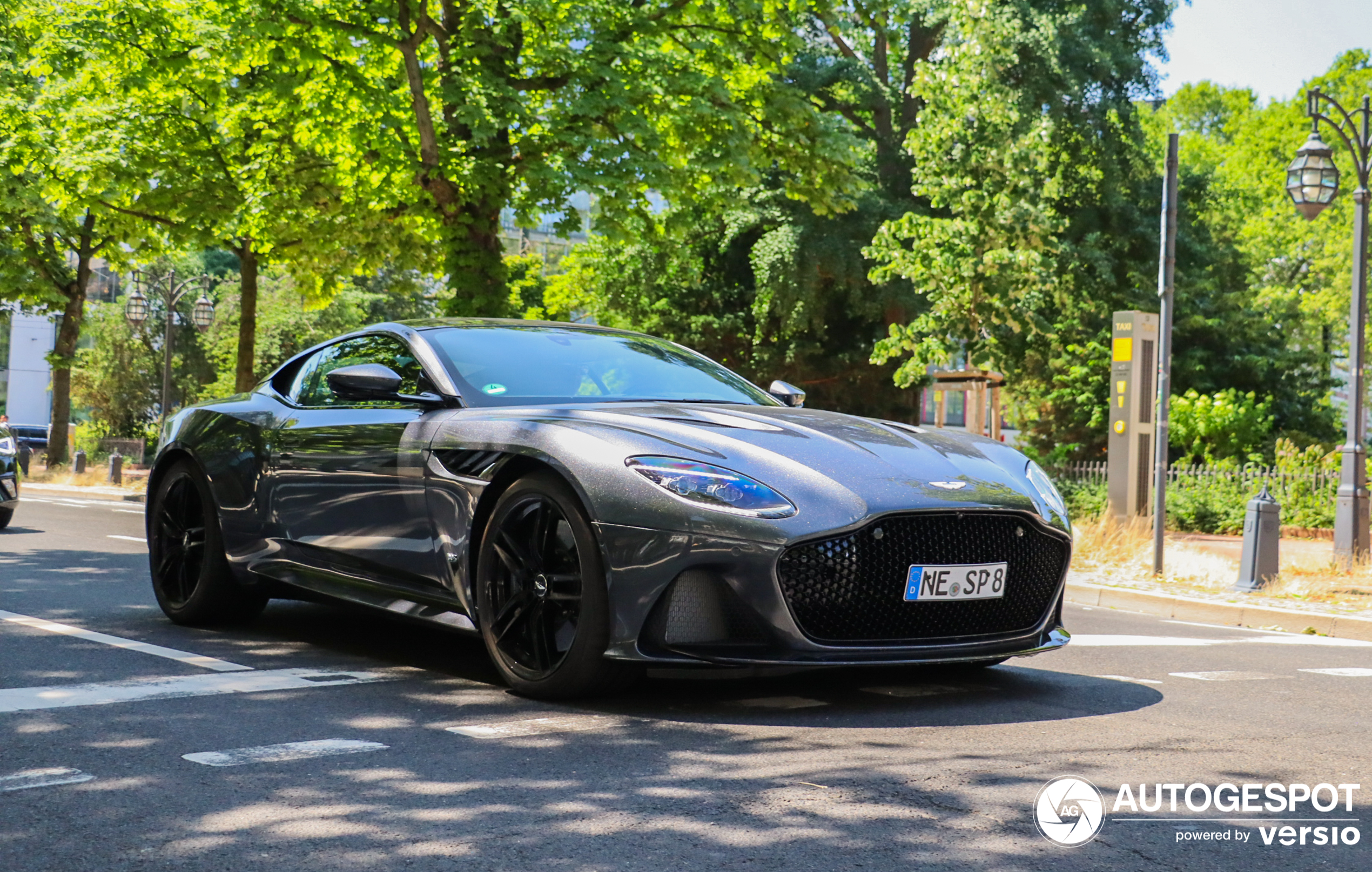 Aston Martin DBS Superleggera