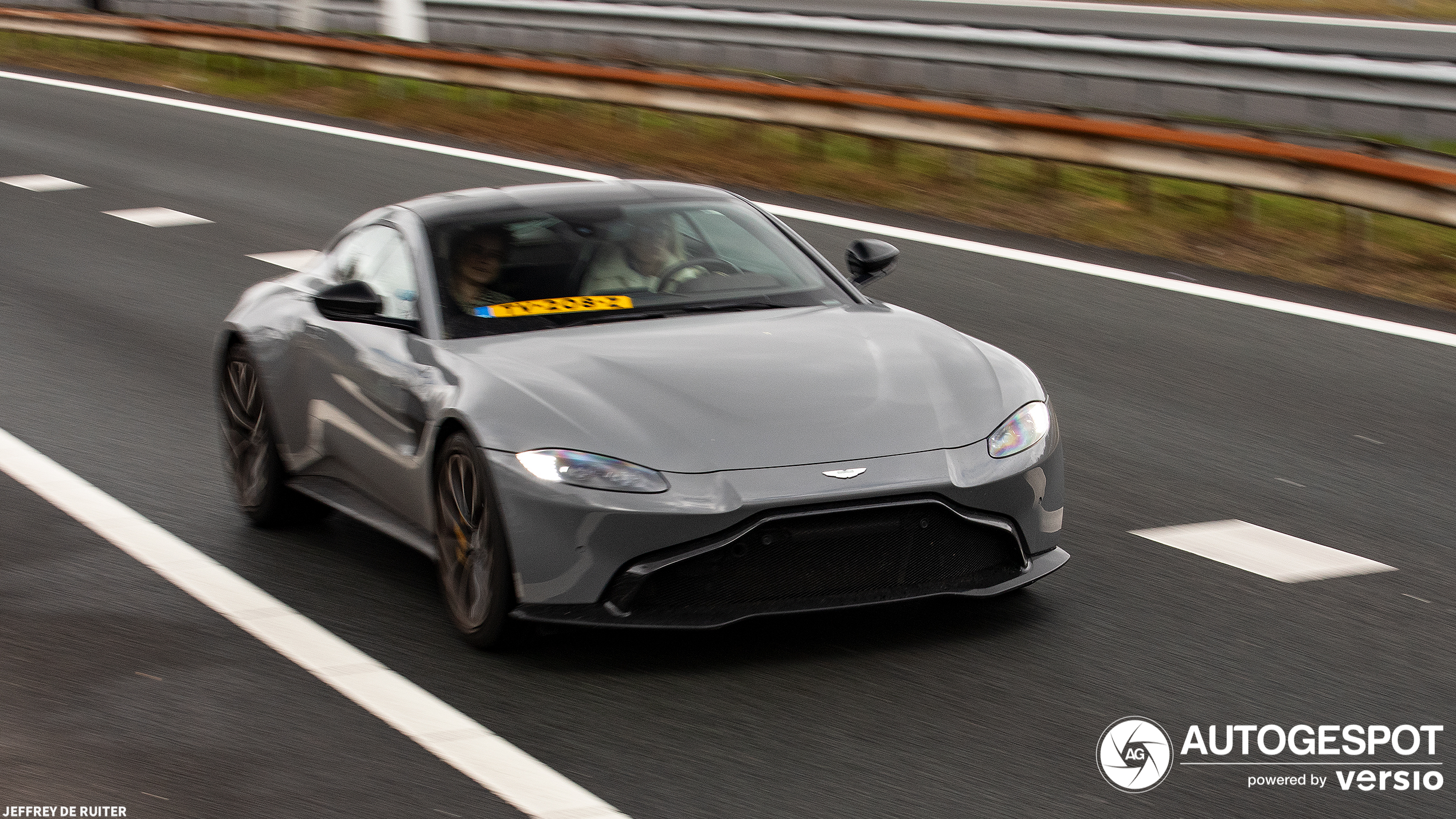 Aston Martin V8 Vantage 2018