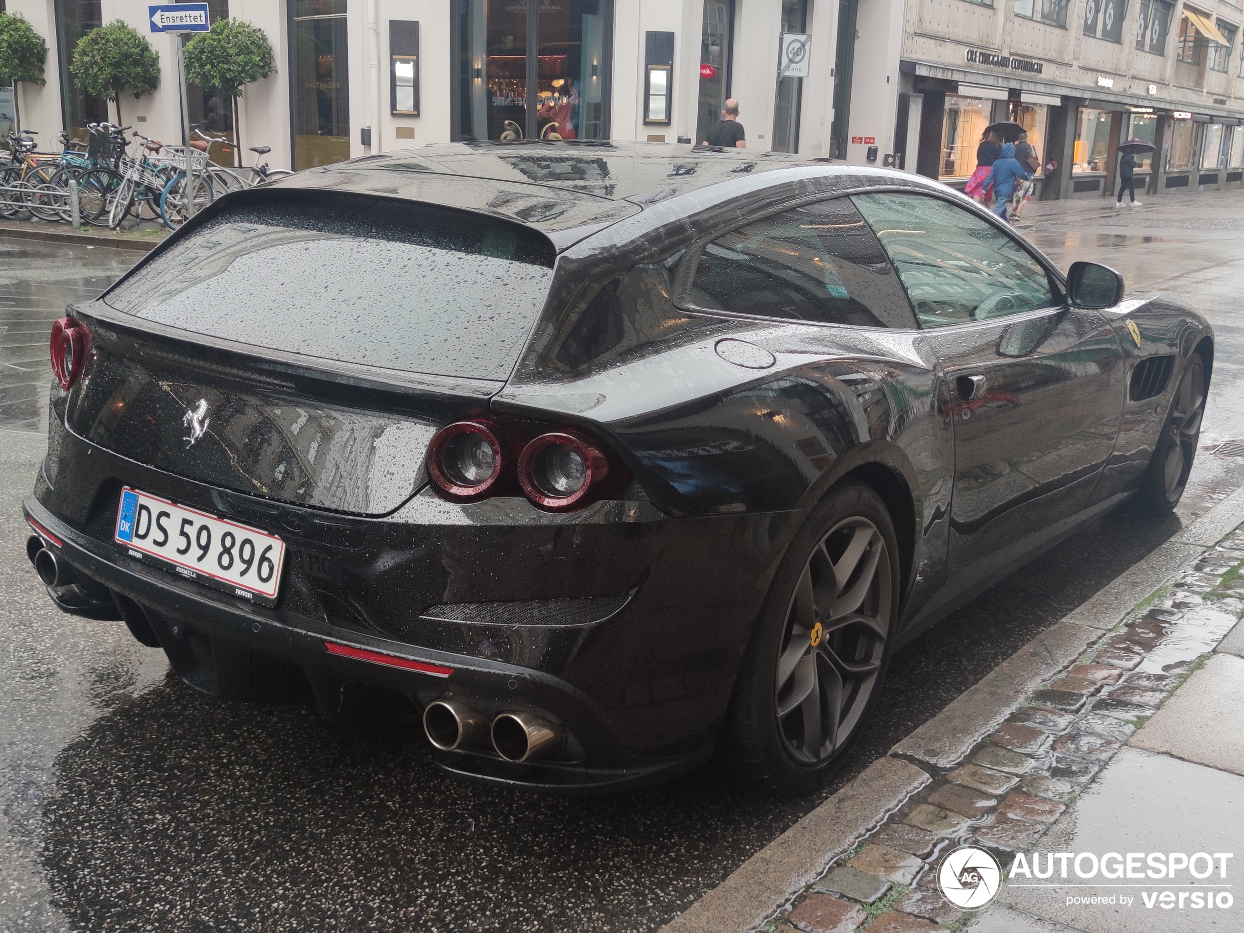 Ferrari GTC4Lusso T