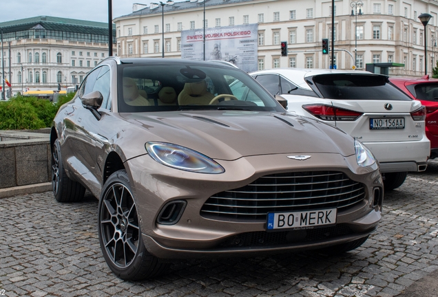 Aston Martin DBX