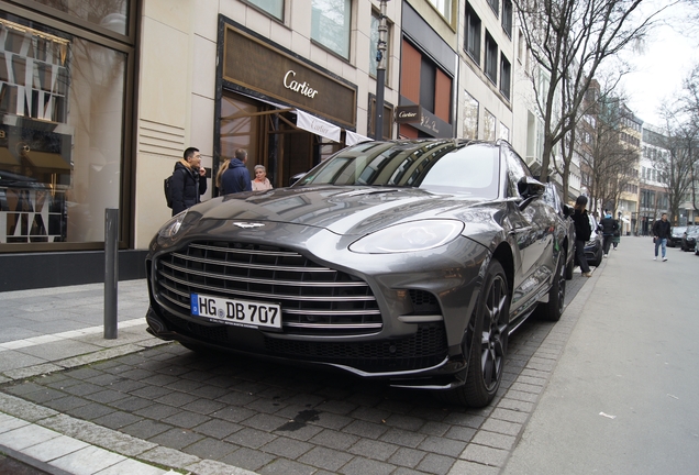 Aston Martin DBX707