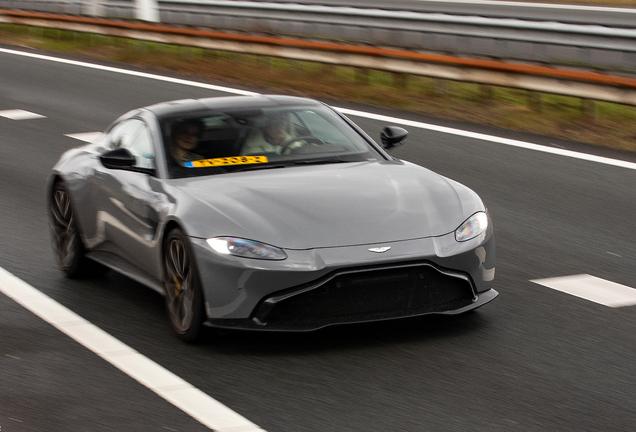 Aston Martin V8 Vantage 2018