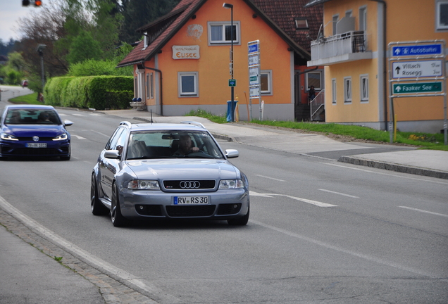 Audi RS4 Avant B5