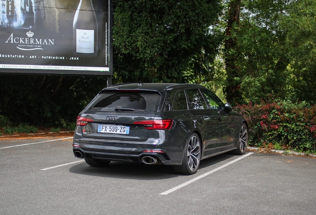 Audi RS4 Avant B9