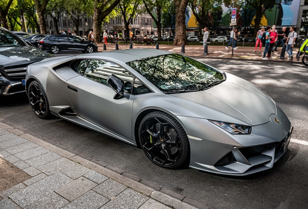 Lamborghini Huracán LP640-4 EVO