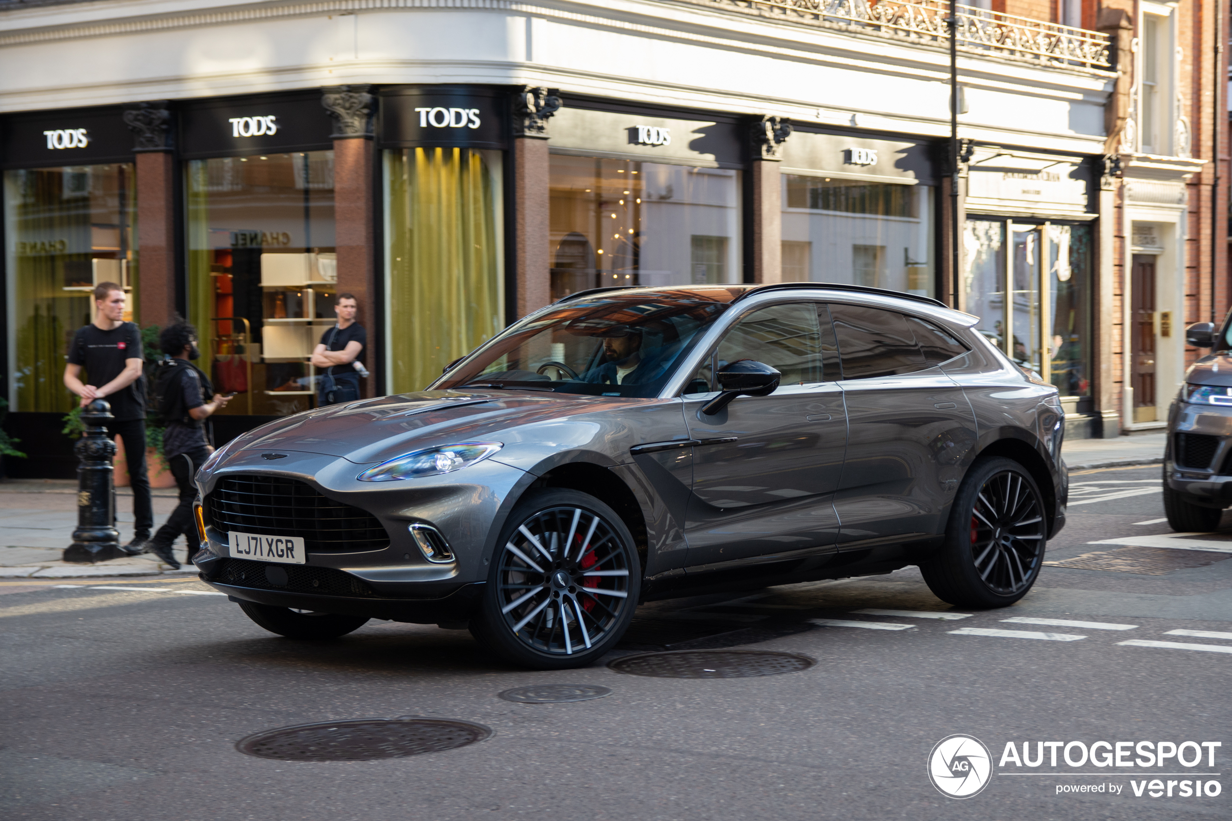 Aston Martin DBX