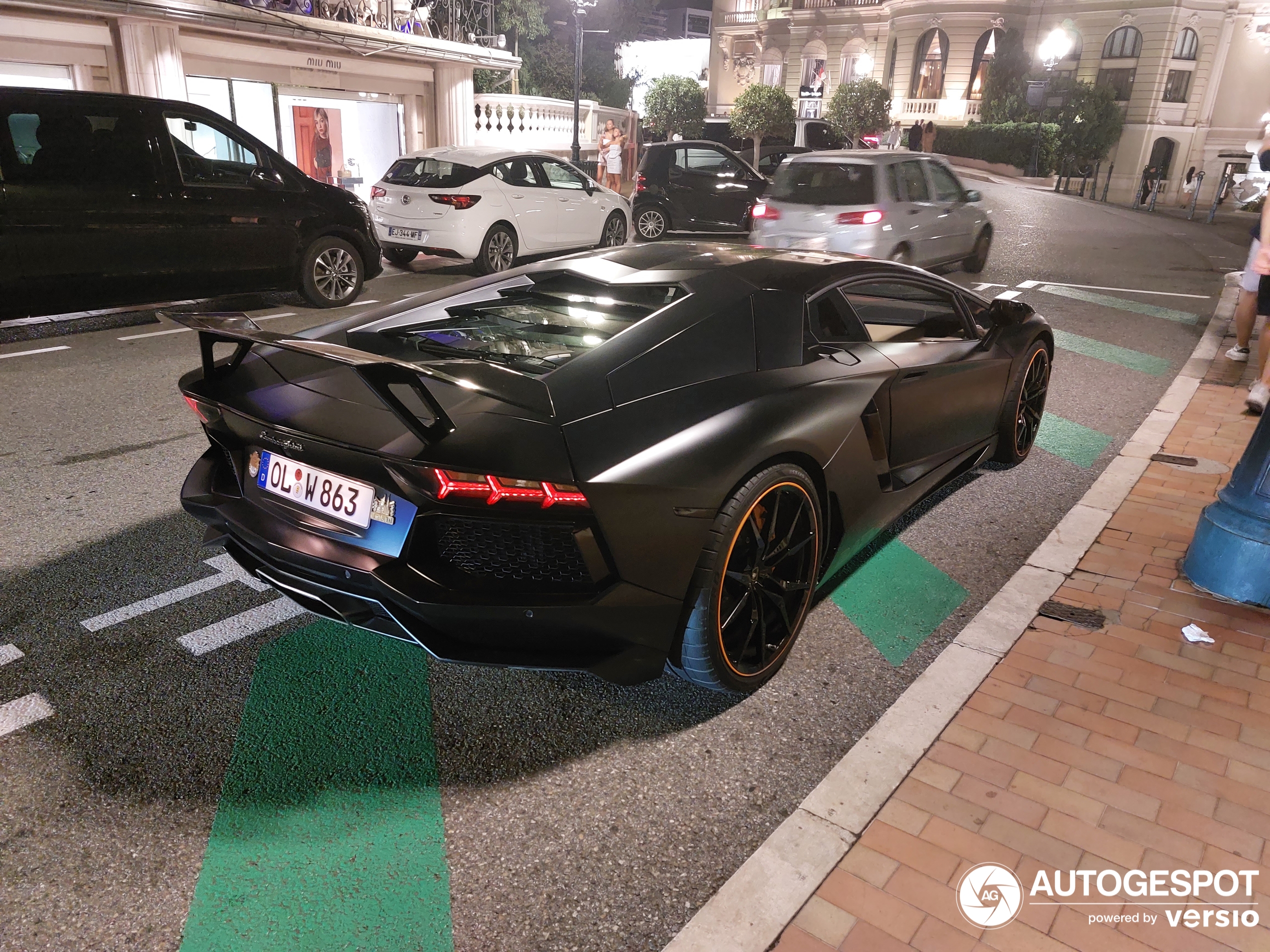 Lamborghini Aventador LP700-4