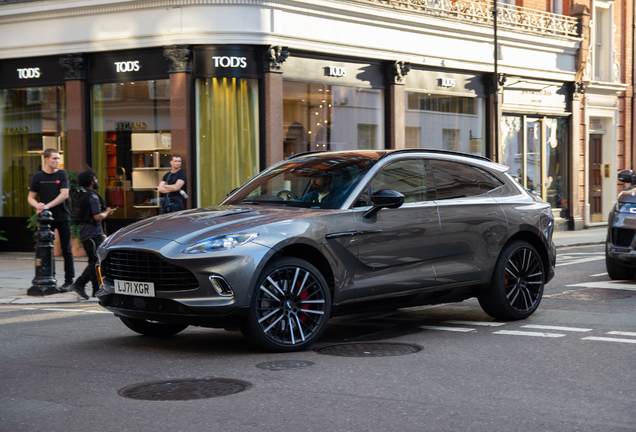 Aston Martin DBX