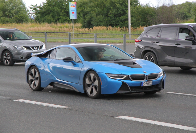 BMW i8