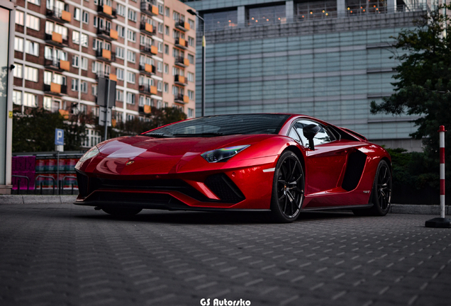 Lamborghini Aventador S LP740-4