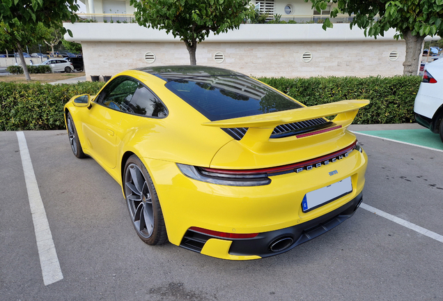 Porsche 992 Carrera 4S