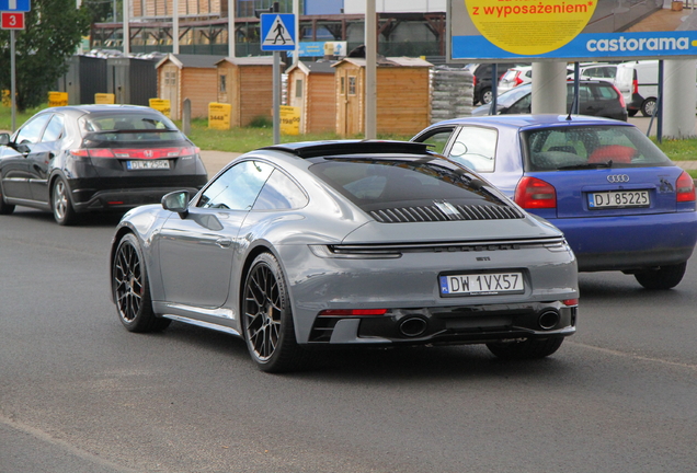 Porsche 992 Carrera 4S