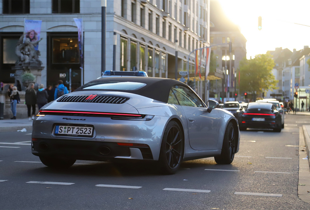 Porsche 992 Carrera 4S Cabriolet