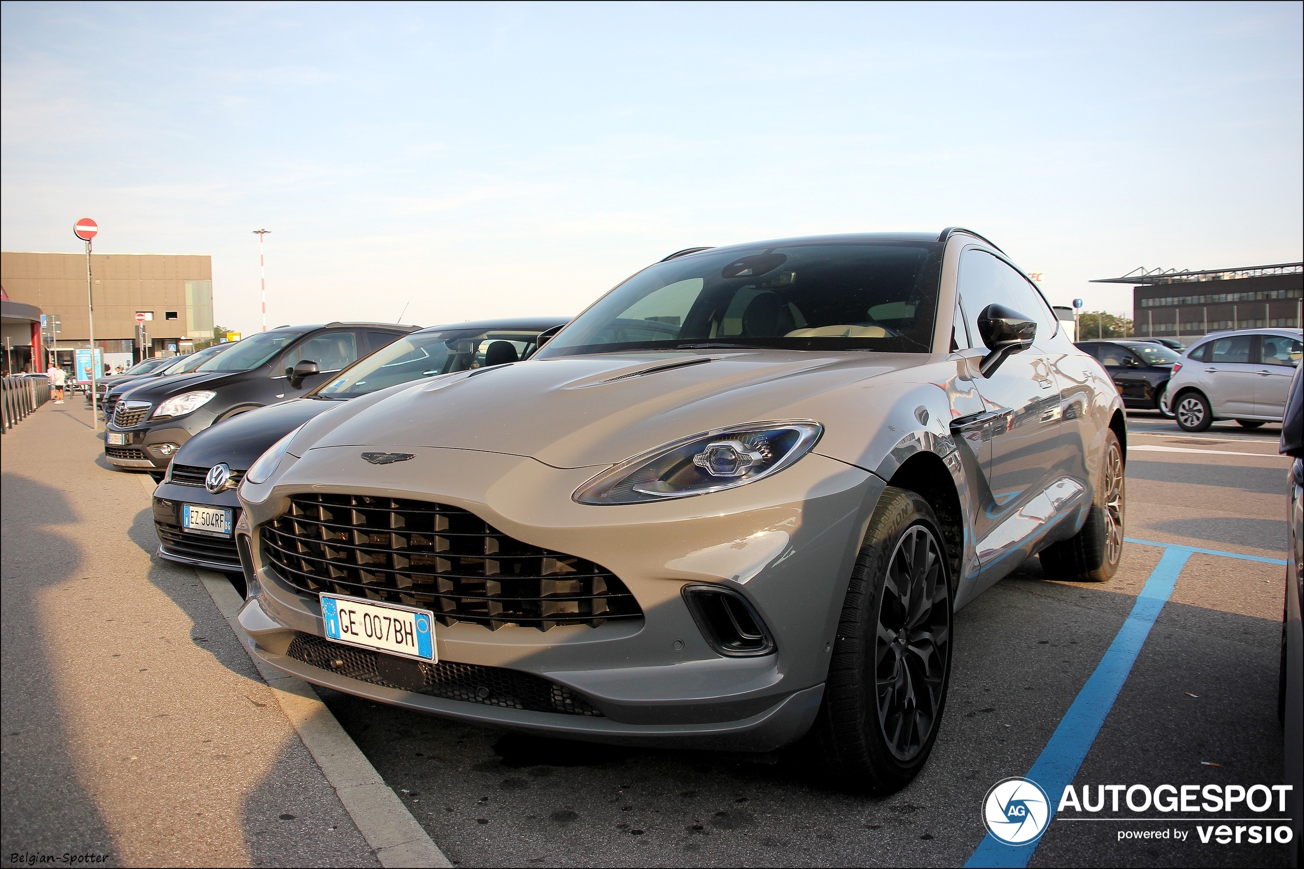 Aston Martin DBX