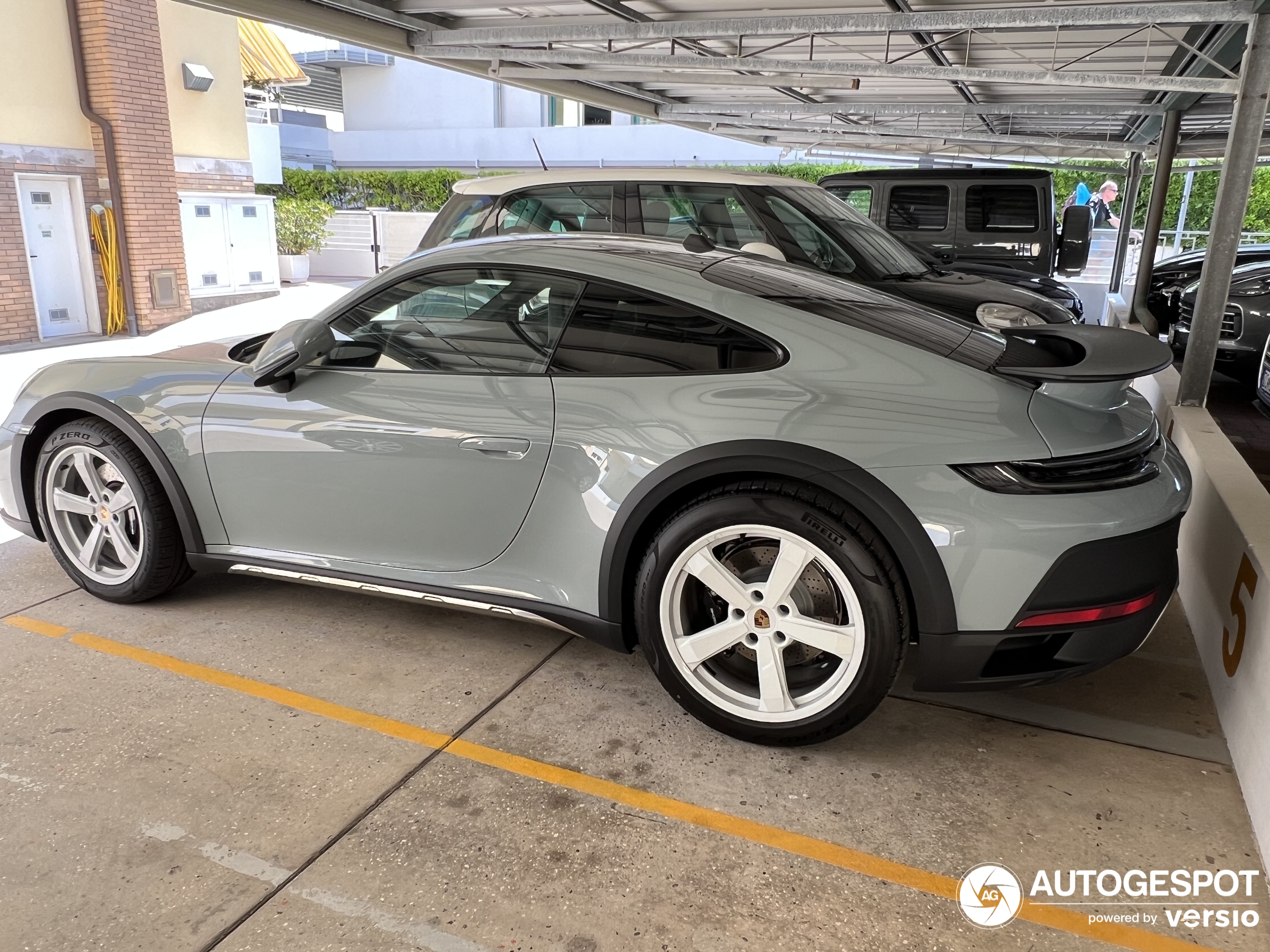 Porsche 992 Dakar