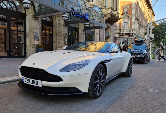 Aston Martin DB11