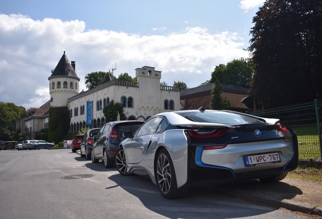 BMW i8