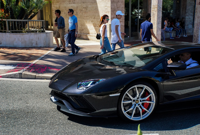 Lamborghini Aventador S LP740-4