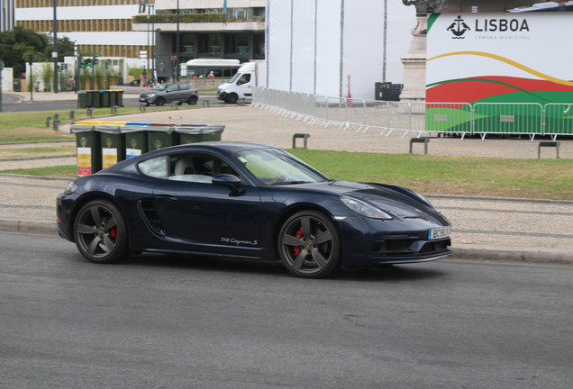 Porsche 718 Cayman S