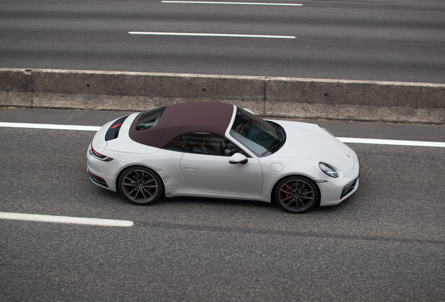 Porsche 992 Carrera 4S Cabriolet